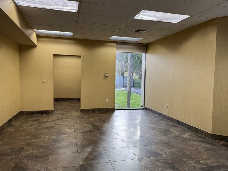 More Photos Of 15255 NW 82nd Ave, Miami Lakes General Retail For Lease