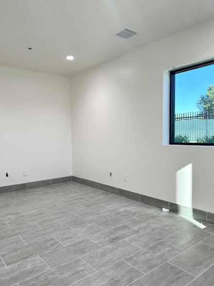 More Photos Of 241 N California Ave, La Puente Warehouse For Lease