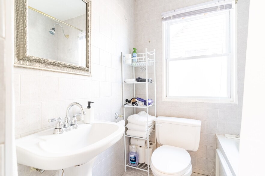 More Photos Of 738 Brock St, Windsor Multifamily For Sale