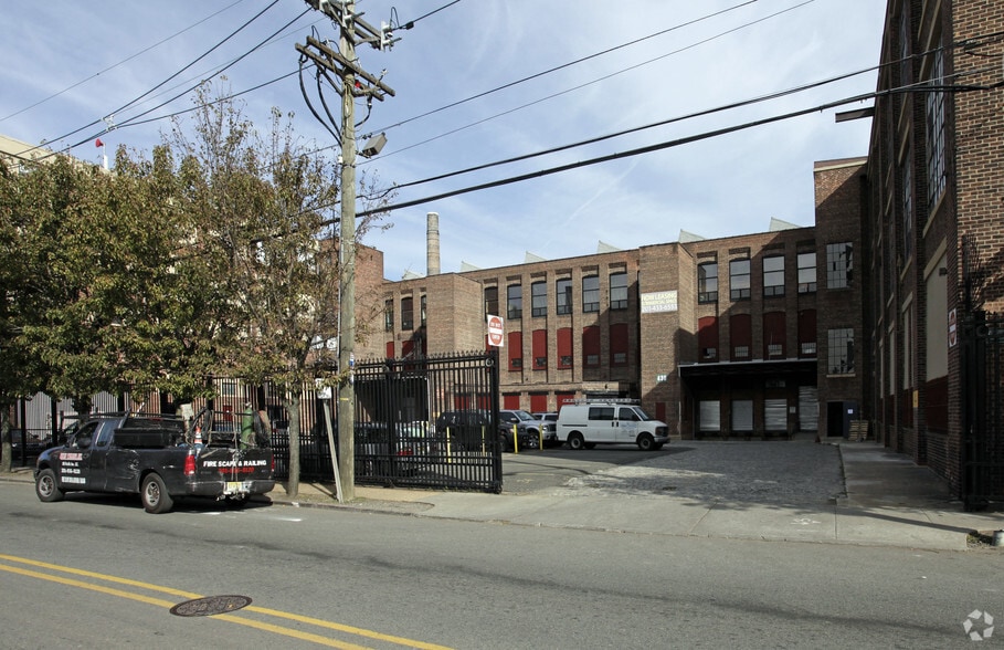 More Photos Of 430 Communipaw Ave, Jersey City Warehouse For Lease