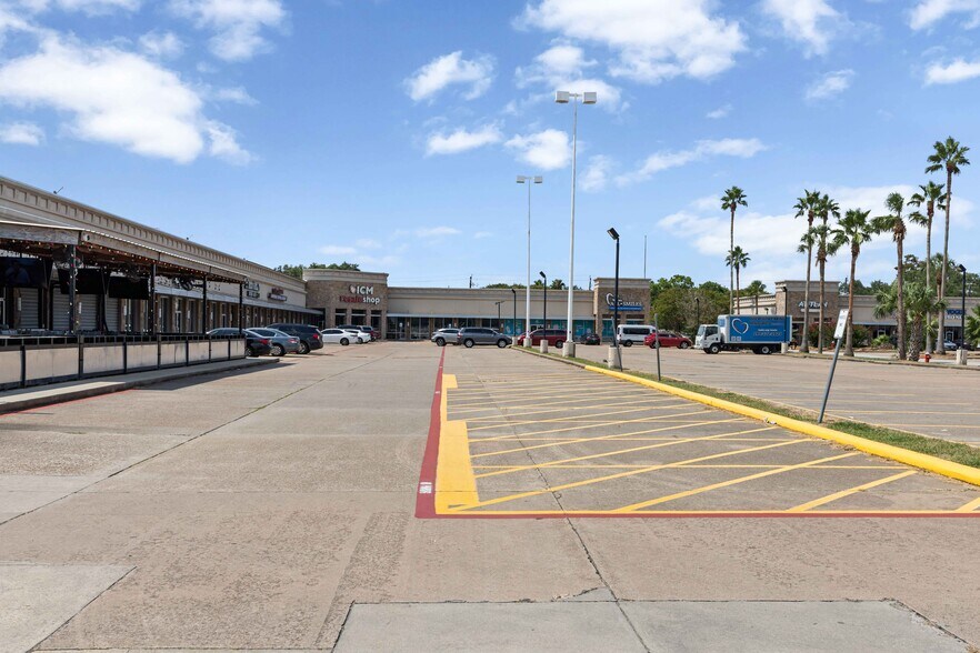 More Photos Of 803 E NASA Rd 1, Webster Unknown For Lease