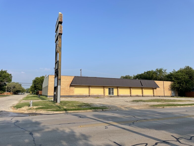 Primary Photo Of 4944 James Ave, Fort Worth Storefront Retail Office For Sale