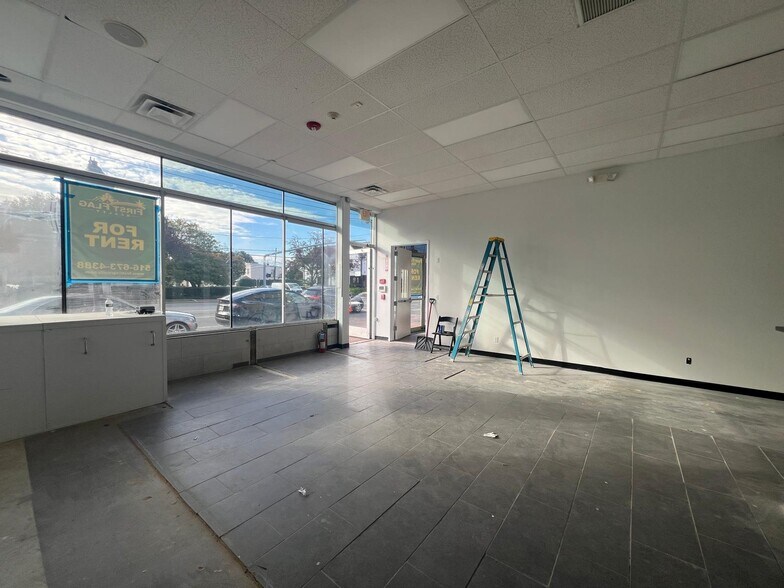 More Photos Of 411 Jericho Tpke, New Hyde Park Storefront Retail Office For Lease