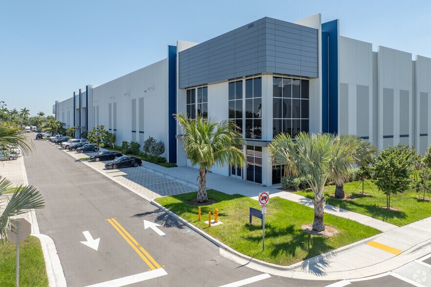 More Photos Of NW 107th Ave, Doral Unknown For Lease