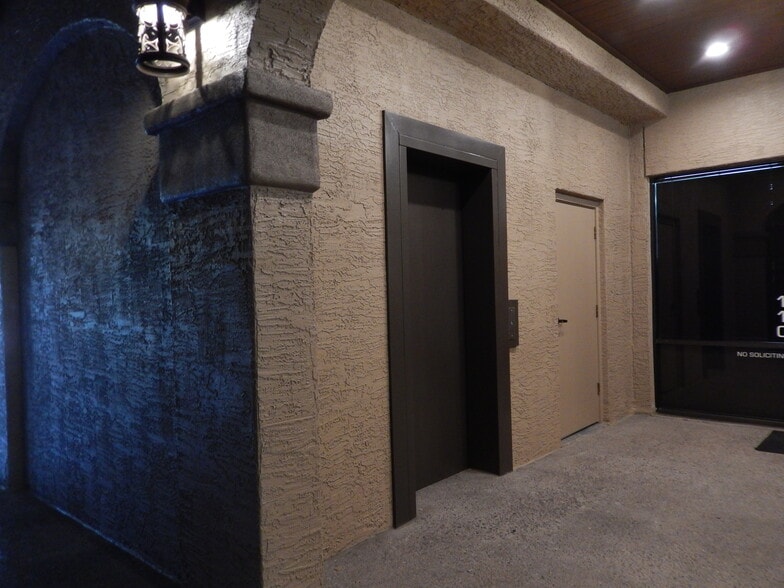 More Photos Of 1480 E Bethany Home Rd, Phoenix Office For Lease