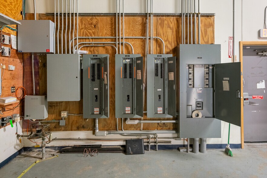 More Photos Of 195 M 66 N, Charlevoix Drugstore For Sale