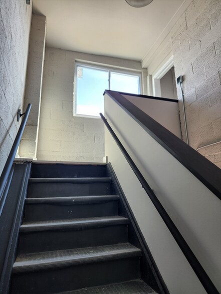 More Photos Of 13507 Auburn St, Detroit Truck Terminal For Lease