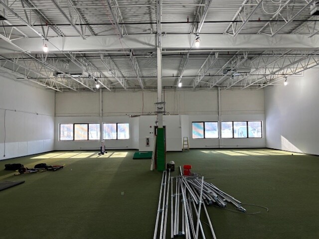 More Photos Of 26361 Curtiss Wright Pky, Richmond Heights Flex For Lease