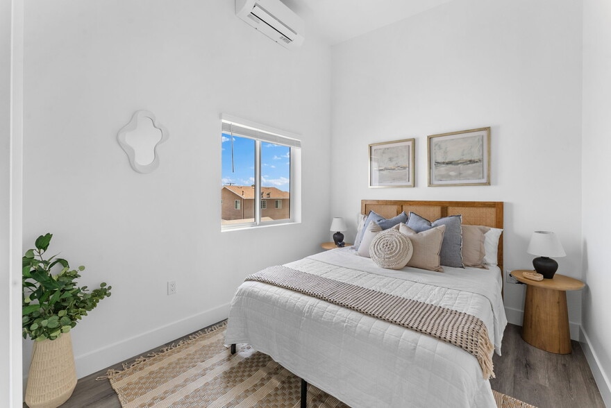 More Photos Of 2722 Nye St, San Diego Apartments For Sale