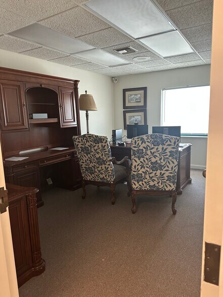 More Photos Of 4091 Colonial Blvd, Fort Myers Office For Sale