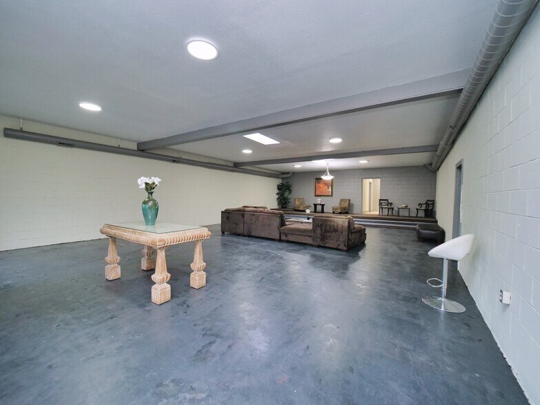 More Photos Of 9614-9616 MacArthur Blvd, Oakland Religious Facility For Lease