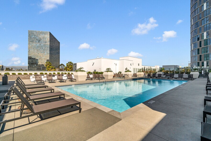 More Photos Of 2801 Sunset Pl, Los Angeles Apartments For Lease