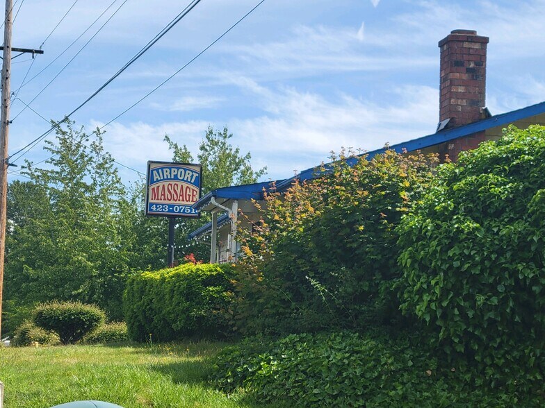 More Photos Of 11608 Airport Rd, Everett Office For Sale