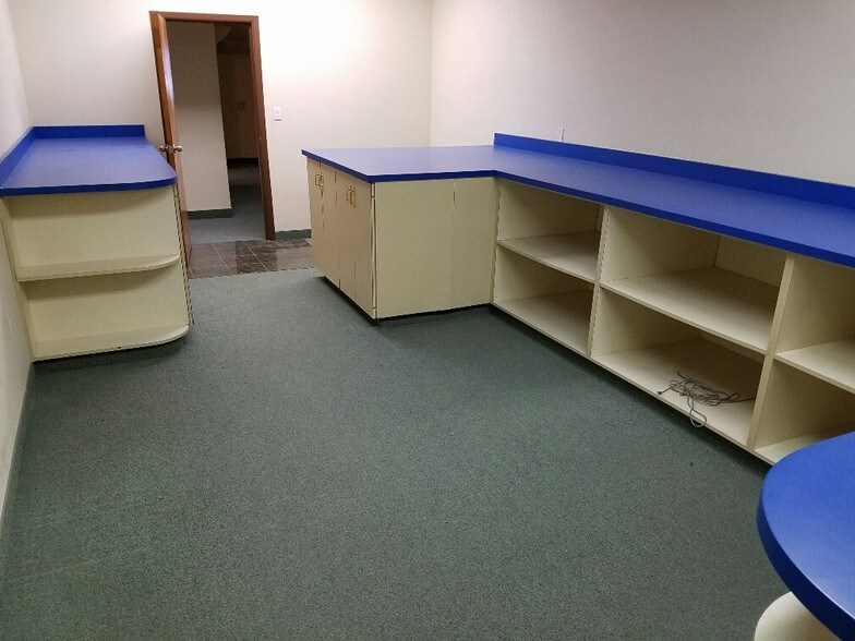More Photos Of 5040 Edna Ave, Las Vegas Office For Lease