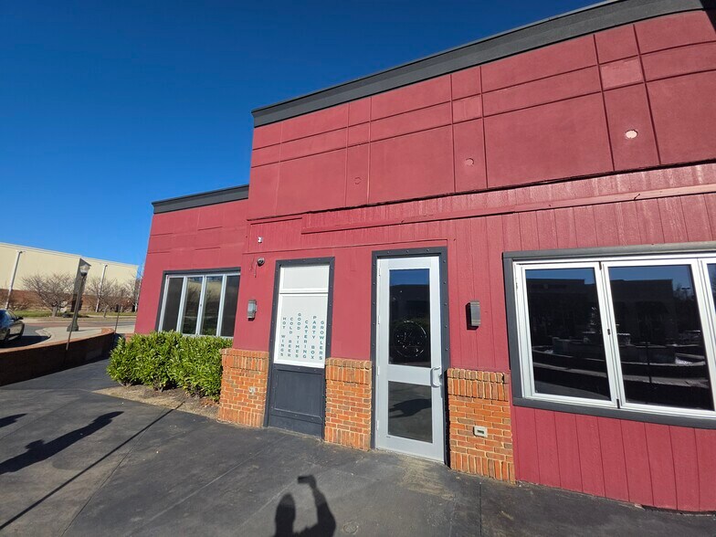 More Photos Of 1940 Cinema Dr, Rock Hill Restaurant For Lease