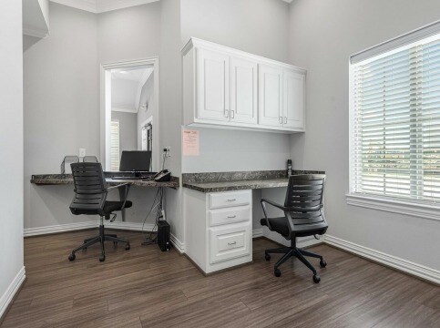 More Photos Of 425 Old Newman Rd, Frisco Medical For Sale