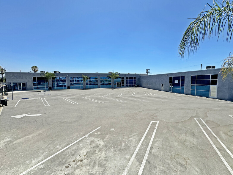 Primary Photo Of 11487 San Fernando Rd, San Fernando Office For Lease