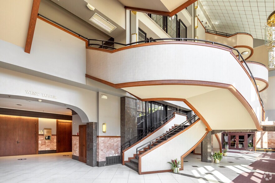 More Photos Of 325 W Main St, Louisville Unknown For Lease