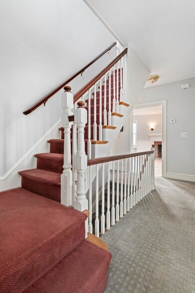 More Photos Of 4-6 Common St, Stoneham Storefront Retail Residential For Sale