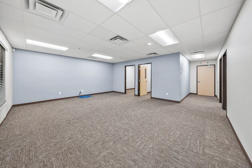 More Photos Of 2166 NW Vine St, Grants Pass Medical For Sale