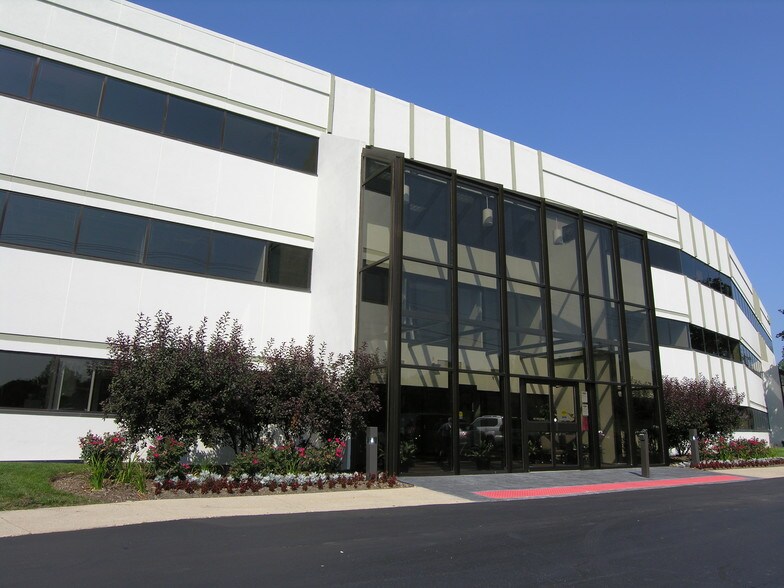 Primary Photo Of 1020 Milwaukee Ave, Deerfield Office For Lease