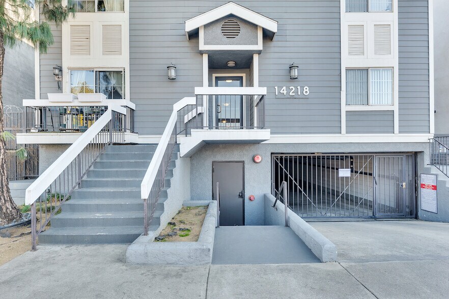 More Photos Of 14218 Victory Blvd, Van Nuys Apartments For Sale