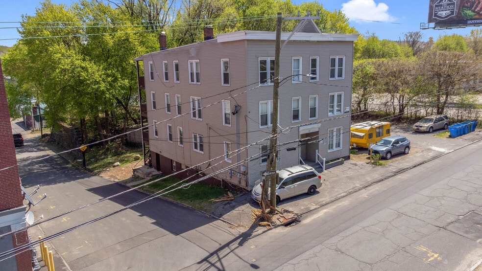 More Photos Of 203 S Leonard St, Waterbury Apartments For Sale