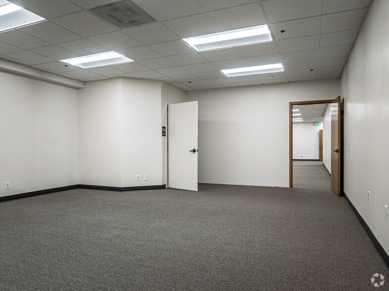 More Photos Of 2320 130th Ave NE, Bellevue Office For Lease