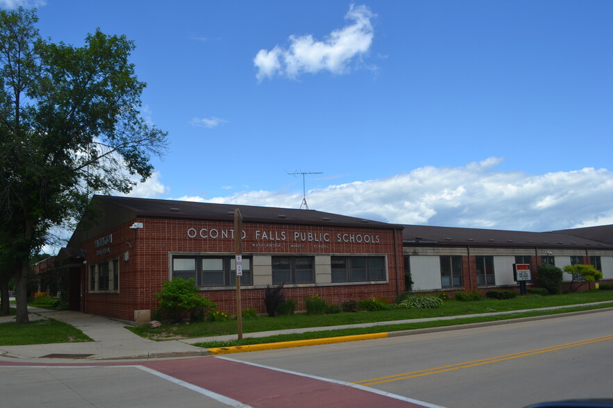 Primary Photo Of 102 S Washington St, Oconto Falls Schools For Sale