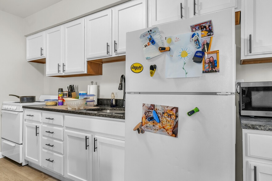 More Photos Of 182 W North St, Crown Point Apartments For Sale