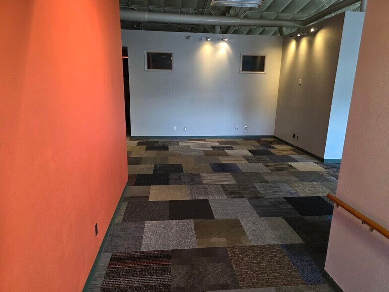 More Photos Of 1115 Commercial Ave, Reedsburg Service For Lease
