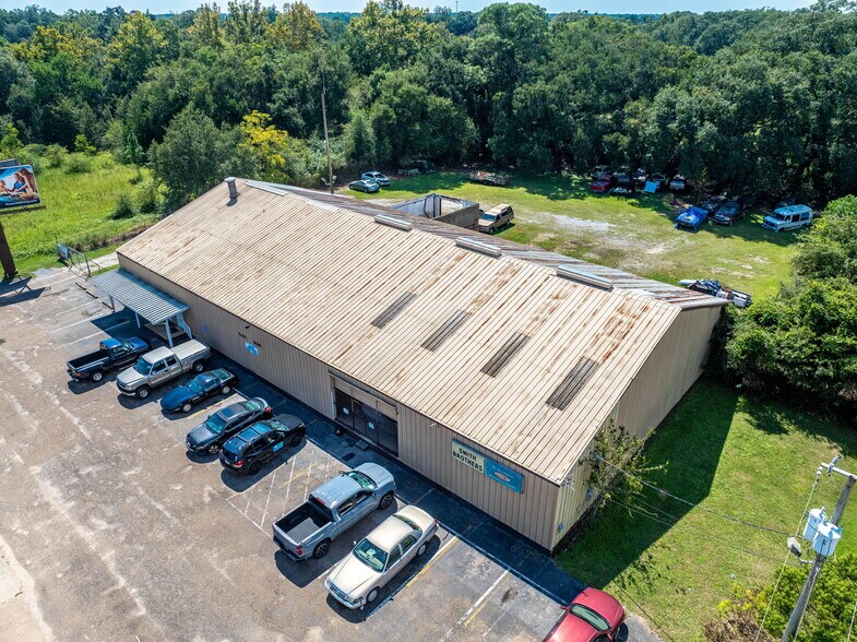 More Photos Of 4001 W St, Pensacola Distribution For Lease