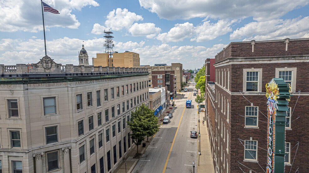 More Photos Of 18-20 NW 6th St, Evansville Restaurant For Lease