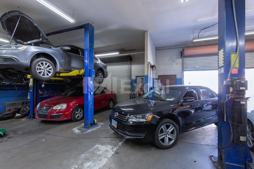 More Photos Of 4300 N Pecos Rd, Las Vegas Warehouse For Sale