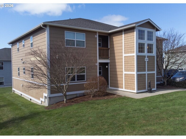 More Photos Of 2047 SE Huckleberry Ave, Warrenton Apartments For Sale