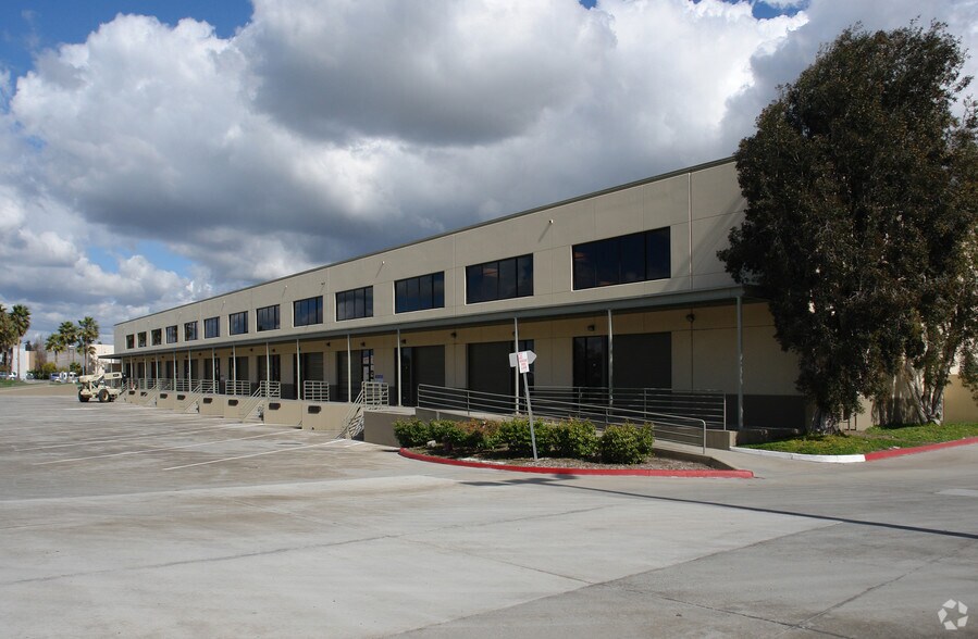 More Photos Of 10065 Via De La Amistad, San Diego Distribution For Lease
