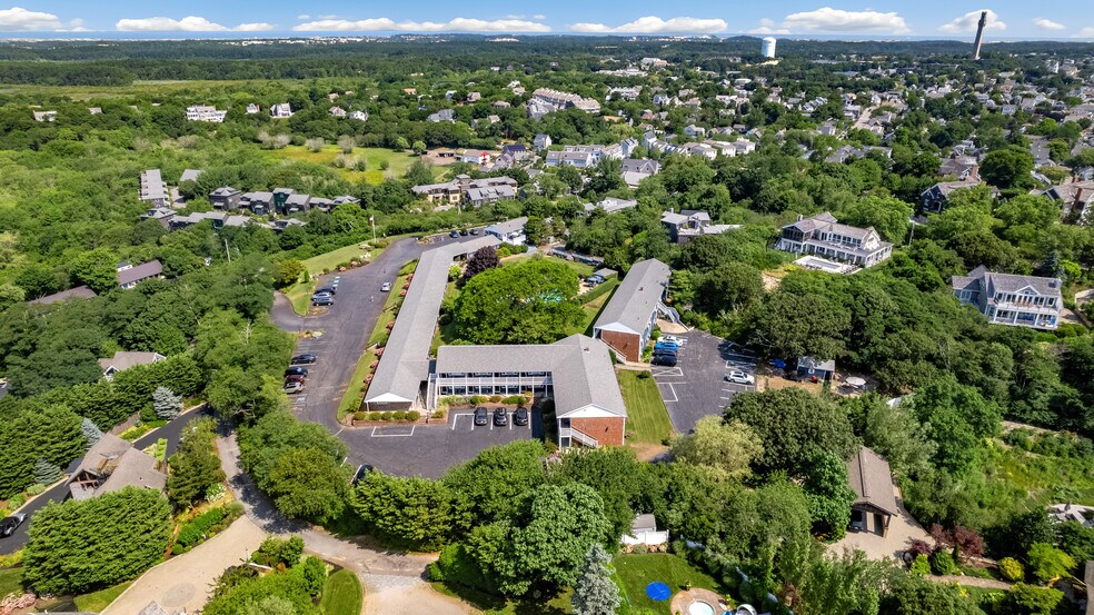 More Photos Of 105 Bradford Street Ext, Provincetown Hotel For Sale