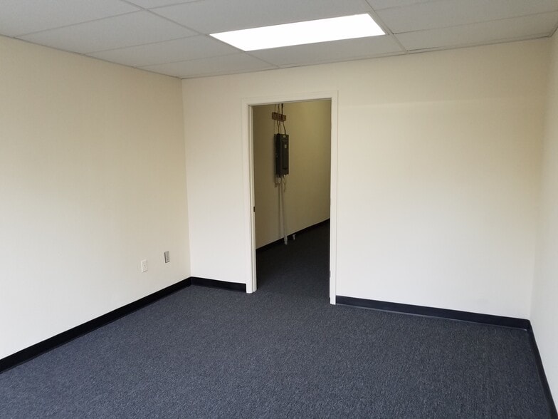 More Photos Of 9244 E Hampton Dr, Capitol Heights Unknown For Lease
