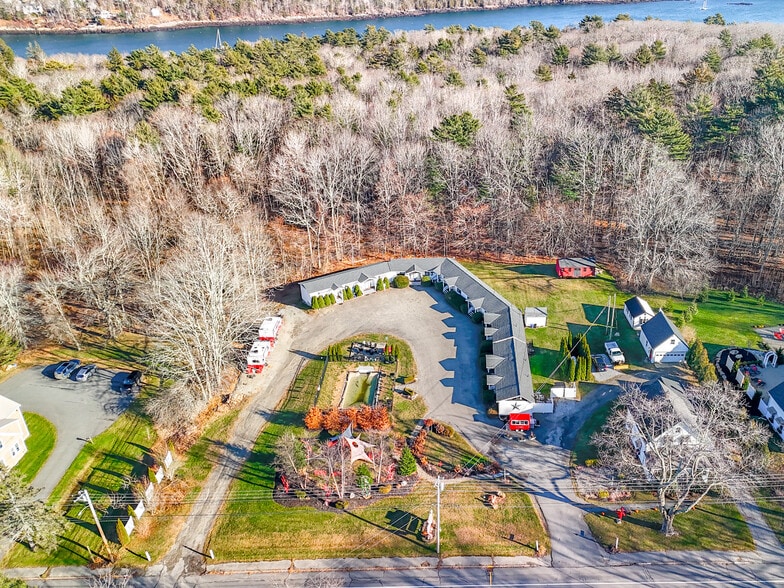 More Photos Of 360 Commercial St, Rockport Hotel For Sale
