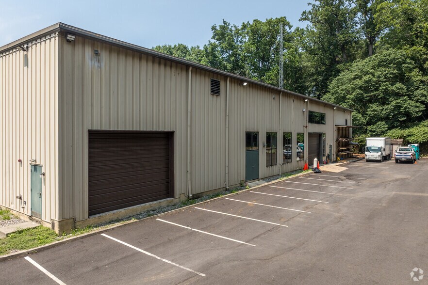 More Photos Of 436 S Lansdowne Ave, Yeadon Office For Lease