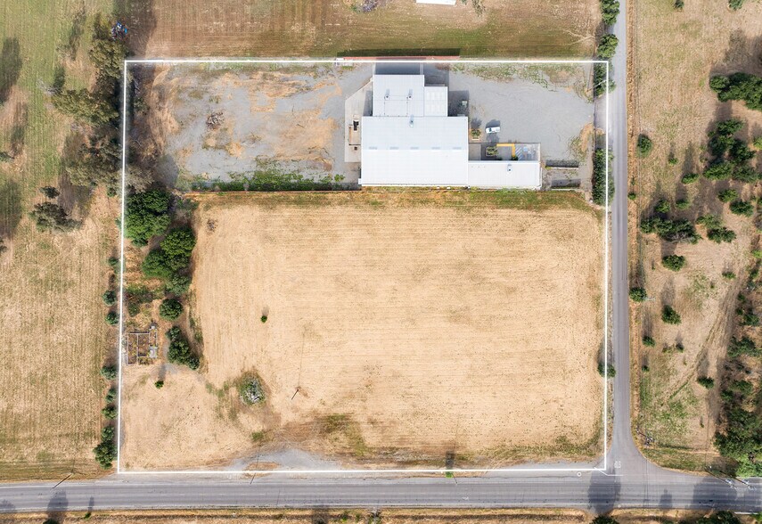 More Photos Of 2120 Loleta Ave, Corning Warehouse For Sale