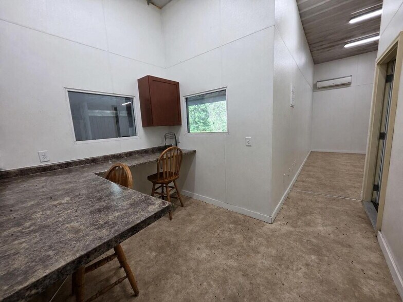 More Photos Of N12757 Rindahl Valley Rd, Osseo Warehouse For Lease