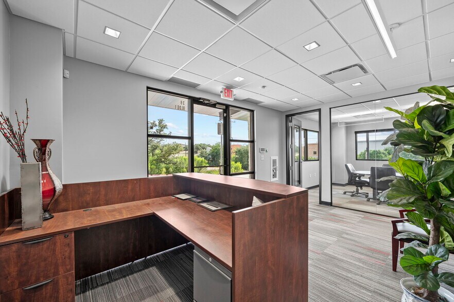 More Photos Of 39 Truss Dr, Boerne Flex For Sale