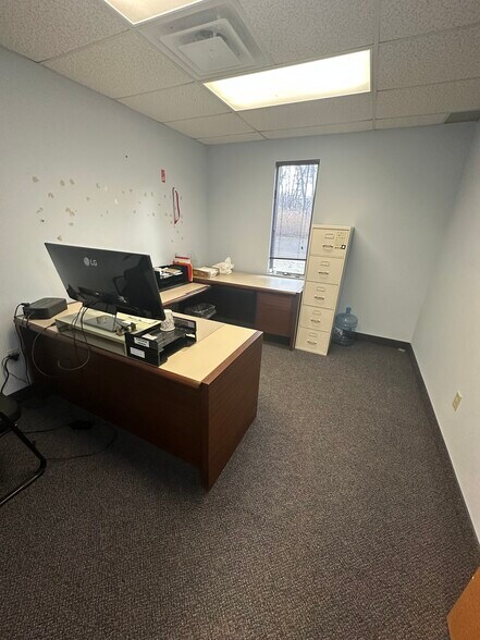 More Photos Of 1810 Joseph Lloyd Pky, Willoughby Flex For Sale