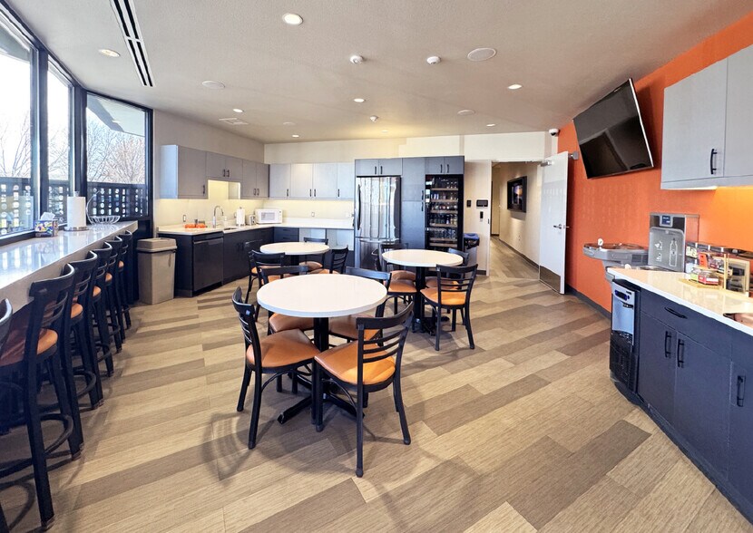 More Photos Of 4208 Balloon Park Rd NE, Albuquerque Flex For Lease