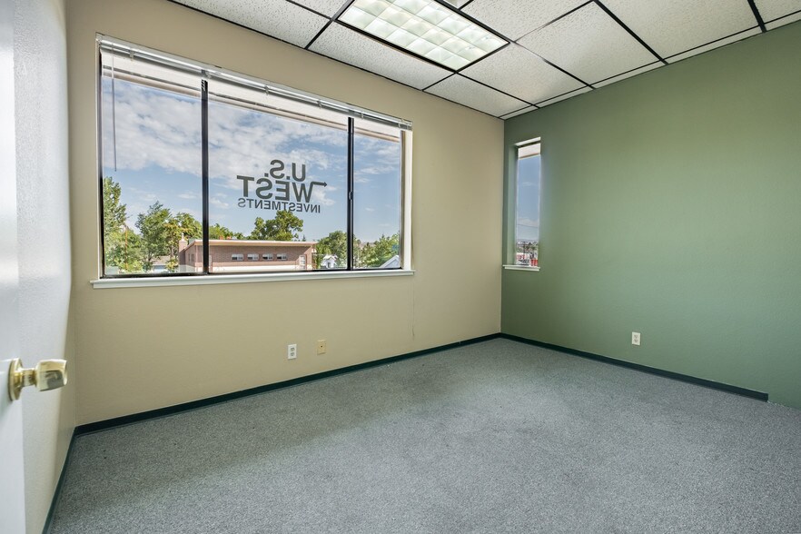 More Photos Of 110 W Arroyo St, Reno Office For Sale