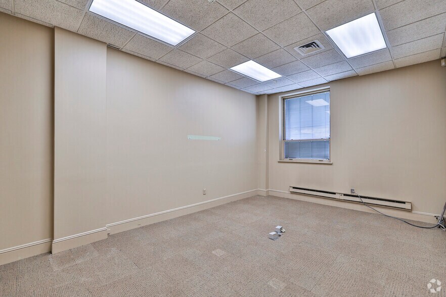 More Photos Of 13-51 River Rd, Fair Lawn General Retail For Sale