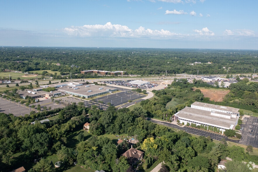 More Photos Of 540 W Northwest Hwy, Barrington Unknown For Lease