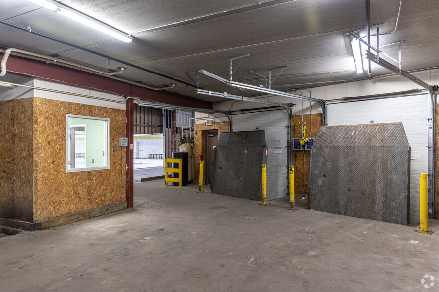 More Photos Of 400 W 9th St N, Ladysmith General Retail For Sale