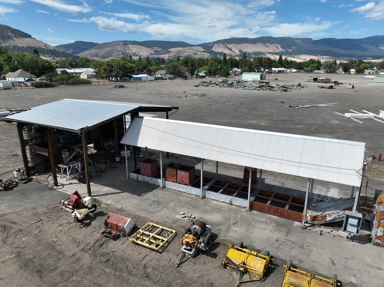 More Photos Of 1621 N Spruce St, La Grande Manufacturing For Sale